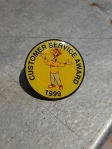 Vintage Toys-R-Us Employee Customer Service Award 1999 Lapel Pin Geoffrey - Picture 1 of 3