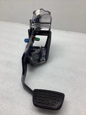 2001-2007 TOYOTA SEQUOIA BRAKE PEDAL OEM - Image 1 of 4