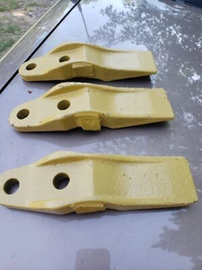 Bucket Teeth set of 3 1324720 Fits CAT 277 287 - Picture 1 of 1