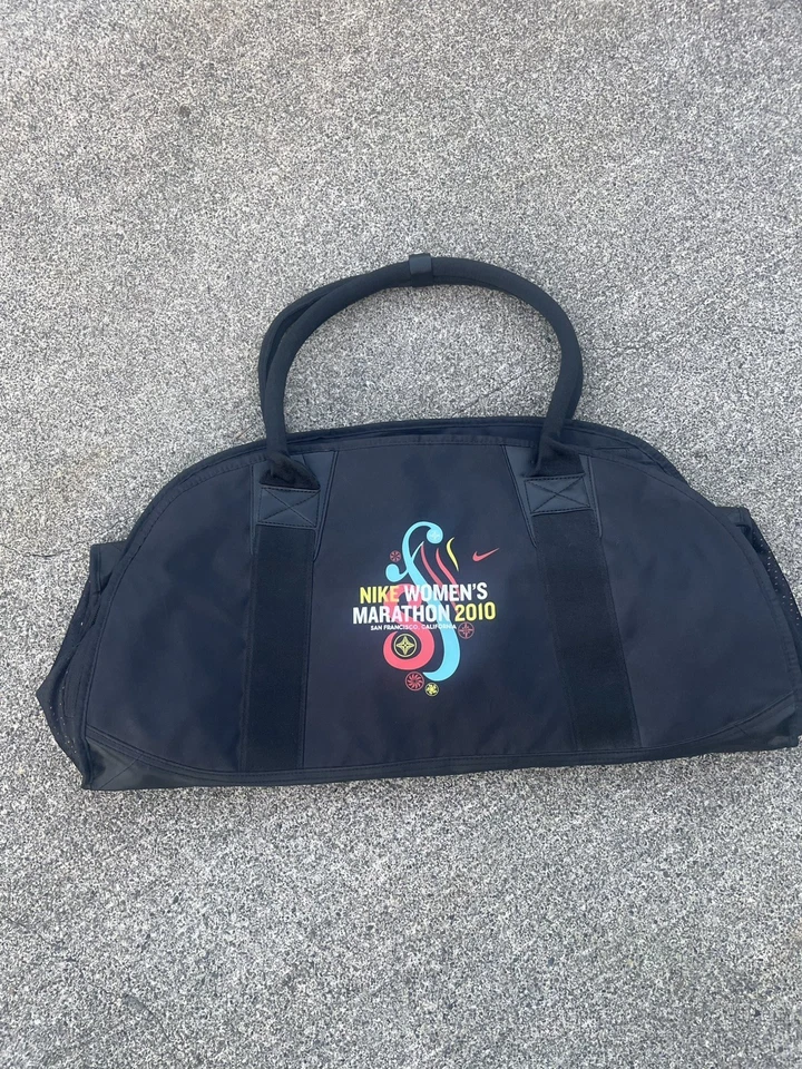 Nike Women’s Marathon 2010 Duffle Bag Carry Bag With Strap Rare - Image 1 of 4