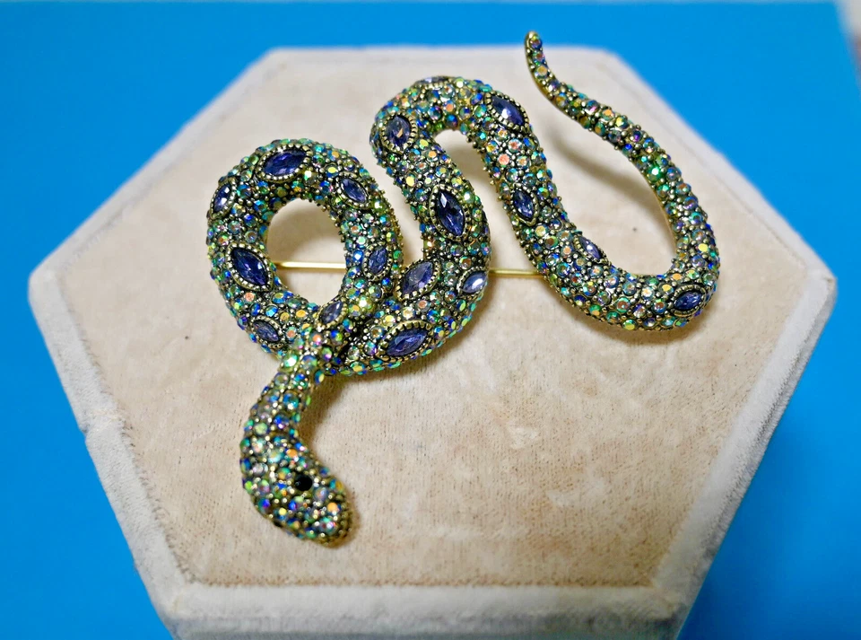 Nuevo Broche Prendedor $170 HEIDI DAUS Sensacional Serpiente Cristal Critter Foto 1 de 4