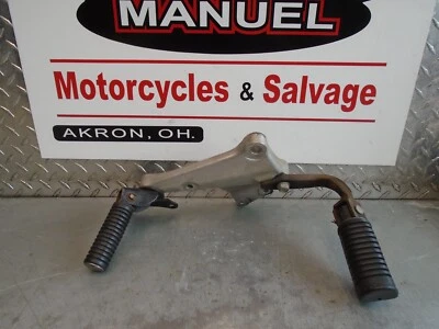 1978 Honda CB 400 T Hawk right footpeg assy - Imagem 1 de 3