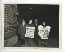 1946 UNIVERSITY OF CHICAGO VINTAGE ORIGINAL PHOTO  STUDENTS STRIKE LIVING WAGES