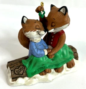 Hallmark Andenken 2001 FIRST CHRISTMAS TOGETHER Fuchs Paar Mistelzweig Ornament - Bild 1 von 4