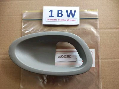 MANIJA DE PUERTA INTERIOR ENVOLVENTE FORD AU NU para FALCON FAIRMONT FAIRLAINE derecha gris Foto 1 de 2