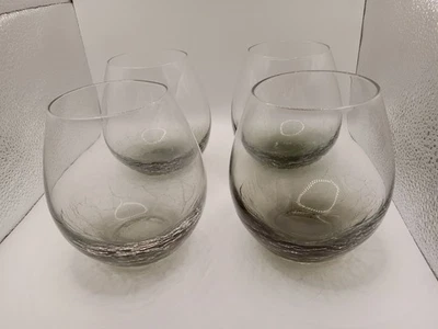 Juego de 4 vasos crujientes Pier 1 sin tallo gris humo soplado a mano 16 oz Foto 1 de 2
