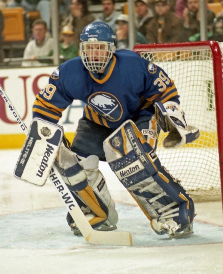 Póster impreso de hockey de la NHL Buffalo Sabres DOMINIK HASEK brillante foto 16x20 patio 2014 Foto 1 de 1