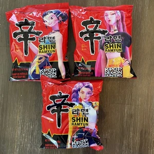 3 Stück Kpop Dämonenjäger SHIN Ramyun Ramen Huntrix Rumi Zoey Mira golden Nong Shim - Bild 1 von 5