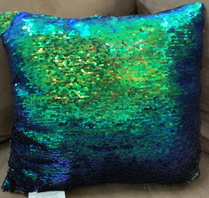 MERMAID PILLOW FLIP SEQUINS 12” x 13” SHIMMERING SUPER CUTE!! - Picture 1 of 2