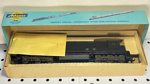 ATHEARN UNDECORATED HO SCALE MODEL, SOUTHERN PACIFIC U-28C DIESEL LOCOMOTIVE NIB - Picture 1 of 5