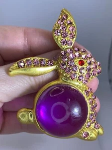 Easter Bunny Pink Rhinestones Lilac Jelly Belly HUGE Vintage Gold Brooch M-3424* - Picture 1 of 3
