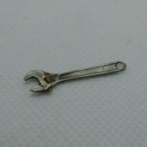 Llave ajustable en miniatura para casa de muñecas de Sir Thomas Thumb - Imagen 1 de 1