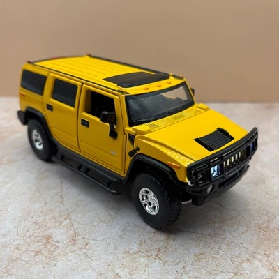 2003/2009 Hummer H2 Yellow - 1:32 Scale - With Light - Sound - Box - Image 1 of 4