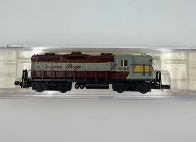 RARE NIOB N Life Like C7951 EMD GP 9R Diesel Locomotive Canadian Pacific CP 8825 - Image 1 of 4