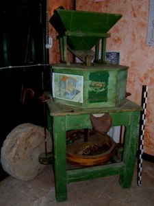 " MOLINO DE GRANO DOMESTICO " siglo XlX-XX completo muelas de piedra originales - Imagen 1 de 2