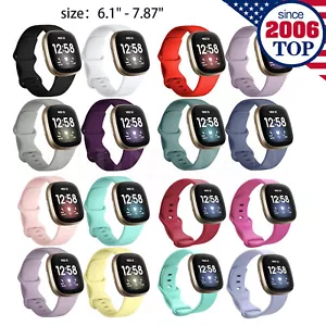 PICCOLE bande per cinghia sportiva Fitbit Versa 3/4/Sense/Sense2 - Foto 1 di 17