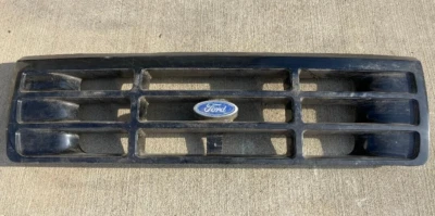 1992-1996 FORD BRONCO F150 F250 F350 GRILLE SHELL P/N F2TB-8200 GENUINE OEM PART - Image 1 of 4