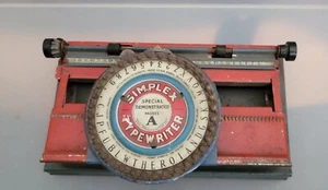 Macchina da scrivere semplice, giocattolo modello A primi del 1900... modello speciale dimostrato - Foto 1 di 6