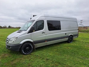 RID R05 8x18 6x130 Felgen + Reifen Black Bear AT2 255/55/18 für Sprinter Crafter - Bild 1 von 3