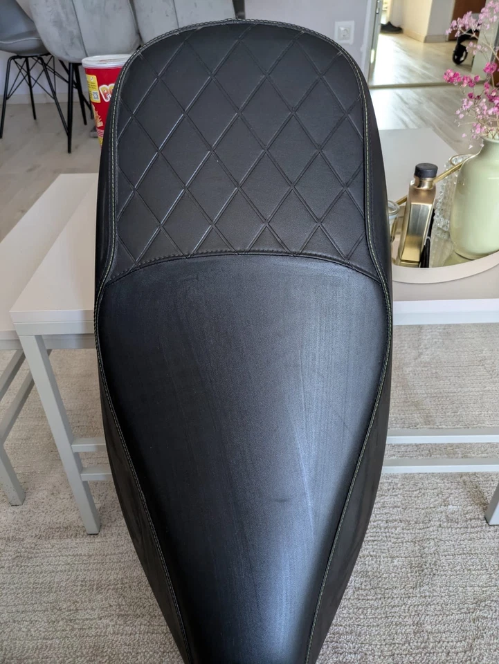 Vespa Gts 125/300/310 Supertech 2024 Sitzbank neuwertig - Bild 1 von 4