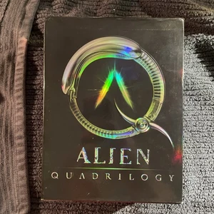 Alien Quadrilogy DVD 2003 9-Disc Set Gut - Bild 1 von 5