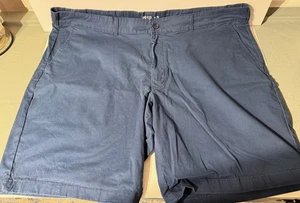 Izod Saltwater Herren 48 x 10,5 Stretch Shorts marineblau - flache Vorderseite - Bild 1 von 4