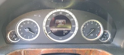 Clase E 2013 velocímetro equipo original calibre panel 147 k millas Mercedes-Benz Foto 1 de 4