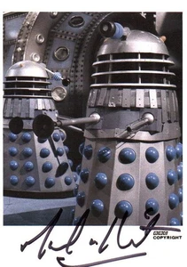 Autógrafo de Doctor Who: Tarjeta de fundición firmada genuina de Michael E Briant - Imagen 1 de 1