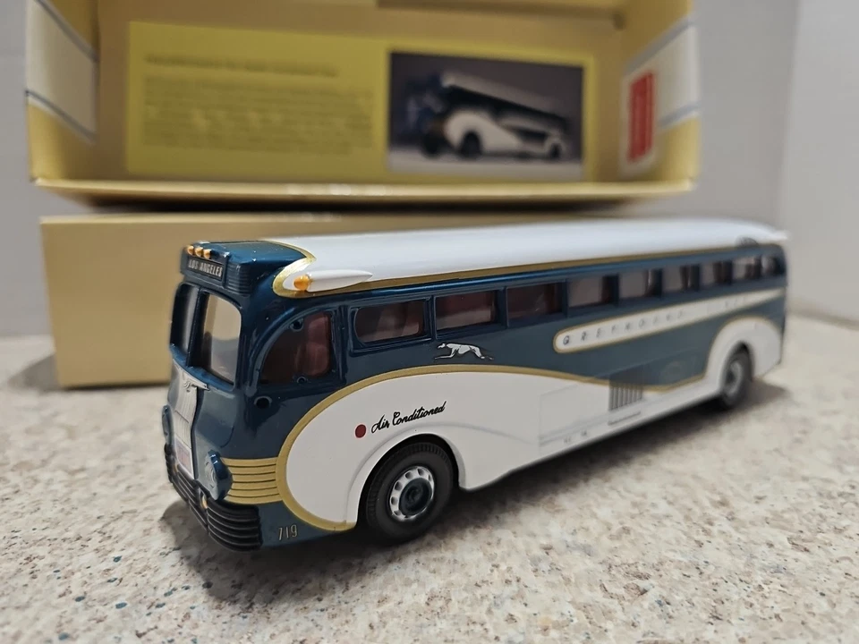 Autobús Corgi Classics Yellow Coach 743 Greyhound 1995 de colección escala 1:50 diecast Foto 1 de 4