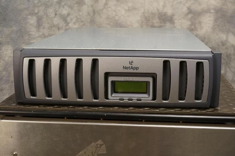 FAS 3020C 104-0004B1 2,8Ghz - 2GB - 4x Gigabit ports - 4x SFP FC Ports - 4x GBIC - Bild 1 von 1