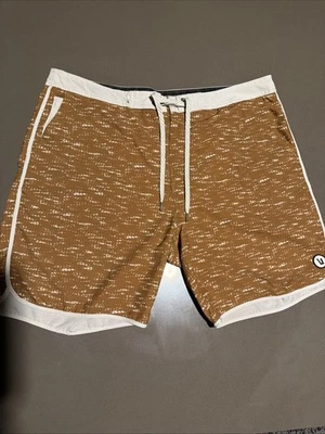 Vuori Men's Gold Bahia Cruise Board Shorts Size 38 Swim Trunks - Image 1 of 4