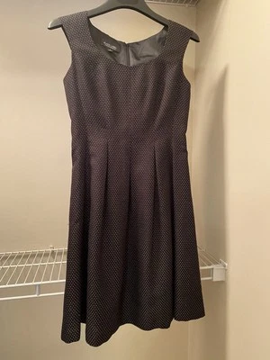 Vestido negro sin mangas Black Label By Evan-Picone con puntos blancos talla 4  Foto 1 de 4