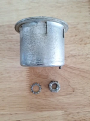 Lawn-Boy Duraforce Silver Gold Starter Hub Cup With Nut & Washer. Part 95-1786 - Image 1 of 3
