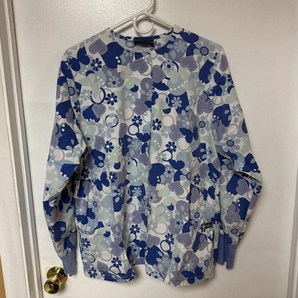 Uniform Advantage UA Scrubs Scrub Jacket – Blue Floral Hearts (L) – Used Great - Image 1 of 3