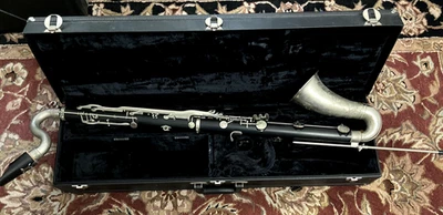 Clarinete bajo Yamaha YCL 220 II con estuche rígido original! Foto 1 de 4
