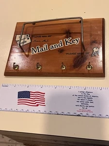 Soporte de correo de madera vintage para montaje en pared gancho para llave placa de recuerdo - Imagen 1 de 3