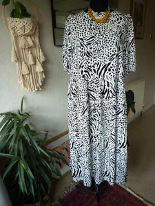 H&M BLACK & WHITE ZEBRA / ANIMAL PRINT TIERED MIDI / MAXI DRESS - SIZE M - NWT - Picture 1 of 7