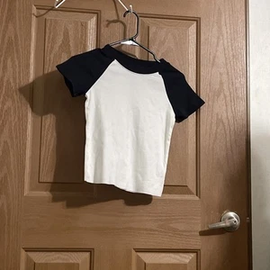 Large 10/12 Kids White And Black Shirt - Picture 1 of 3