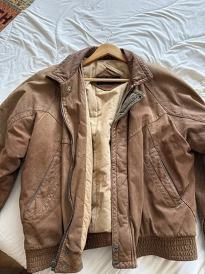 Chaqueta de cuero marrón Mirage para hombre grande Foto 1 de 4