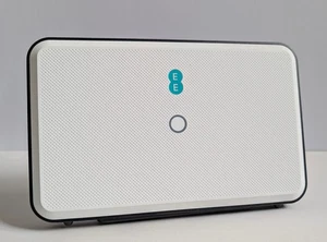 EE Smart Hub Router for use with Smart Wi-Fi Extender Discs - Zdjęcie 1 z 1