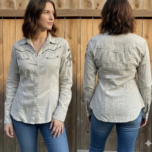 Camisa occidental Guess Jeans caqui para mujer pequeña ligera ajustada con cuentas abotonadas - Imagen 1 de 15