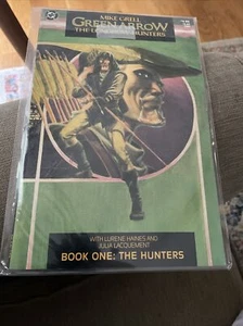 GREEN ARROW : THE LONGBOW HUNTERS (DC 1987)   BOOK ONE : THE HUNTERS - Picture 1 of 2