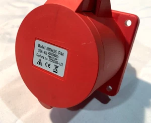32A 3 Phase Panel Socket 5 Pin - IP44 Generator Socket 415v Electrical Distro - Picture 1 of 5