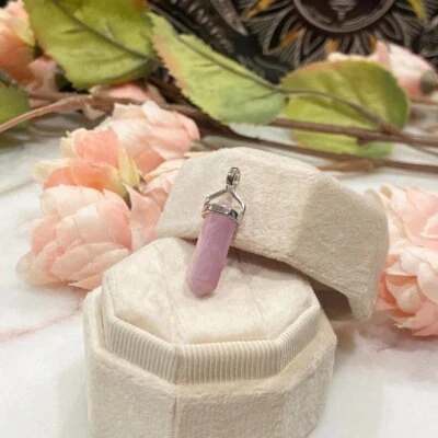 Colgante de plata de ley y punta terminada doble de kuncita grado A+ Foto 1 de 4