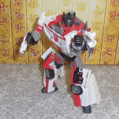 Transformers Generations RED ALERT complete classics deluxe Cover