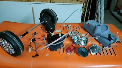 RICAMBI MACCHINA BATTERIA RICARICABILI RADIOCOMANDO solo quello in foto - Immagine 1 di 4