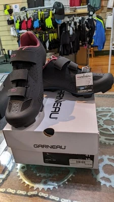 NEW Louis Garneau Multi Air Flex II Womens Cycling/Spin, EU 41/10 US,black, new! - Image 1 of 4