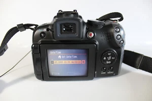 Canon PowerShot SX10 IS PC1304 10 MP Digital Camera W/ Lens Shade, Retail Box - Picture 1 of 17