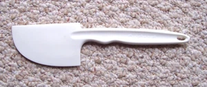 CUISINART White 10” Rigid Plastic Scraper/Spatula Item #DLC 650 - Picture 1 of 2