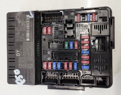 Infiniti Q50 2014-2017 bahía de motor módulo IPDM caja de fusibles 284873JV0D Foto 1 de 4